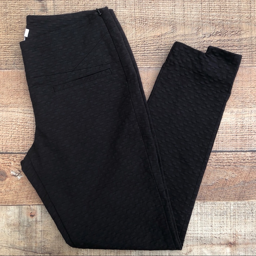 Intropia • Black Cropped Pant